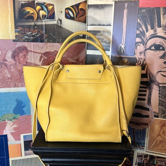 CELINE Small “Big Bag” in the coveted color, YELLOW - Picture 4 of 14